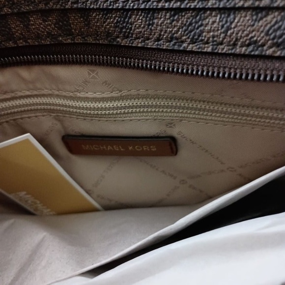 Michael Kors Jet Set large Messenger crossbody NWT brown black - Picture 9 of 15